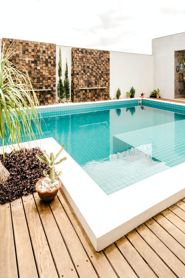 pool-decking-mix-materials