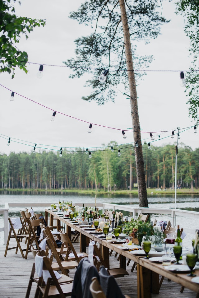 backyard-wedding-festoon-lights