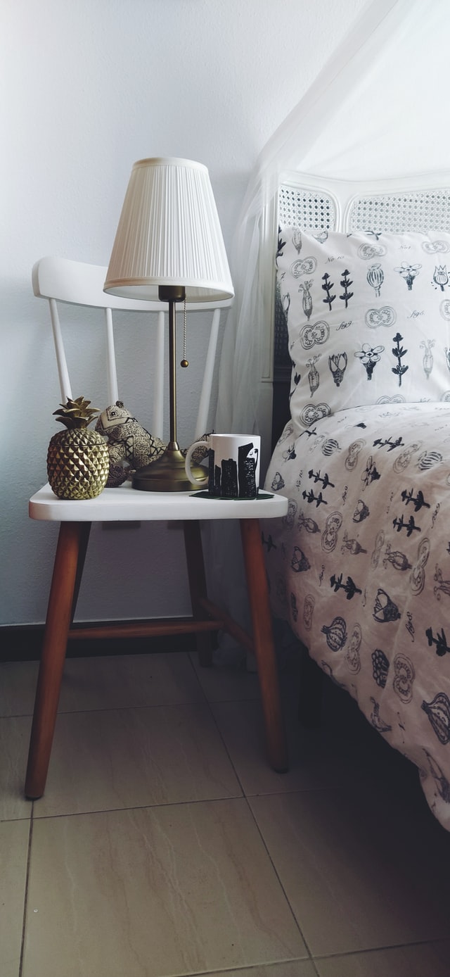 black and white bedroom patterned sheets