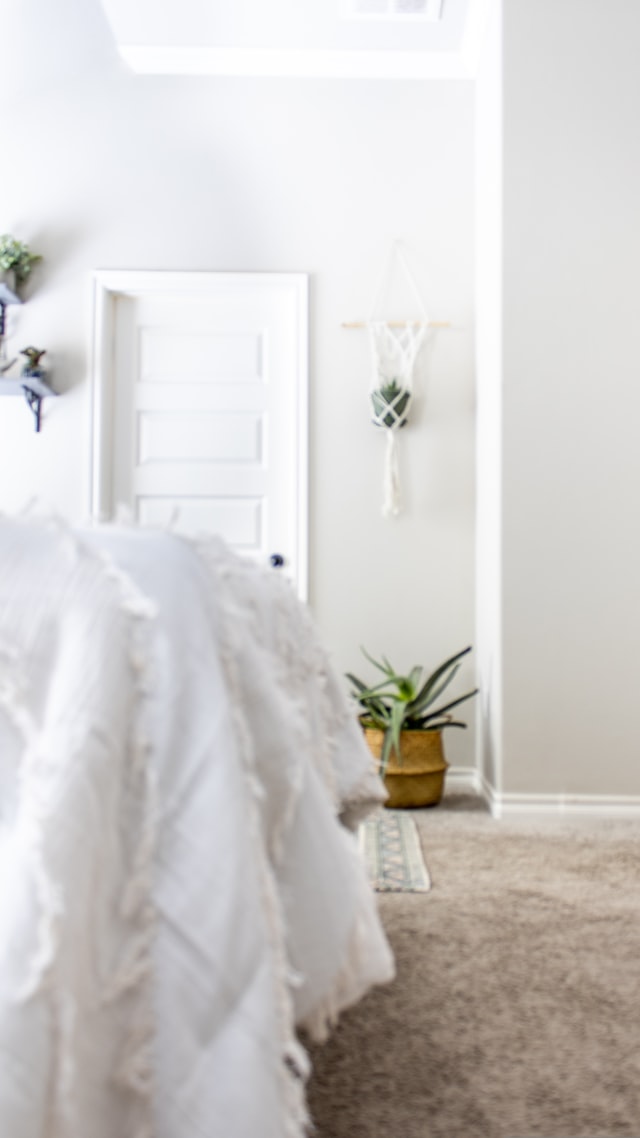 white bedroom textures