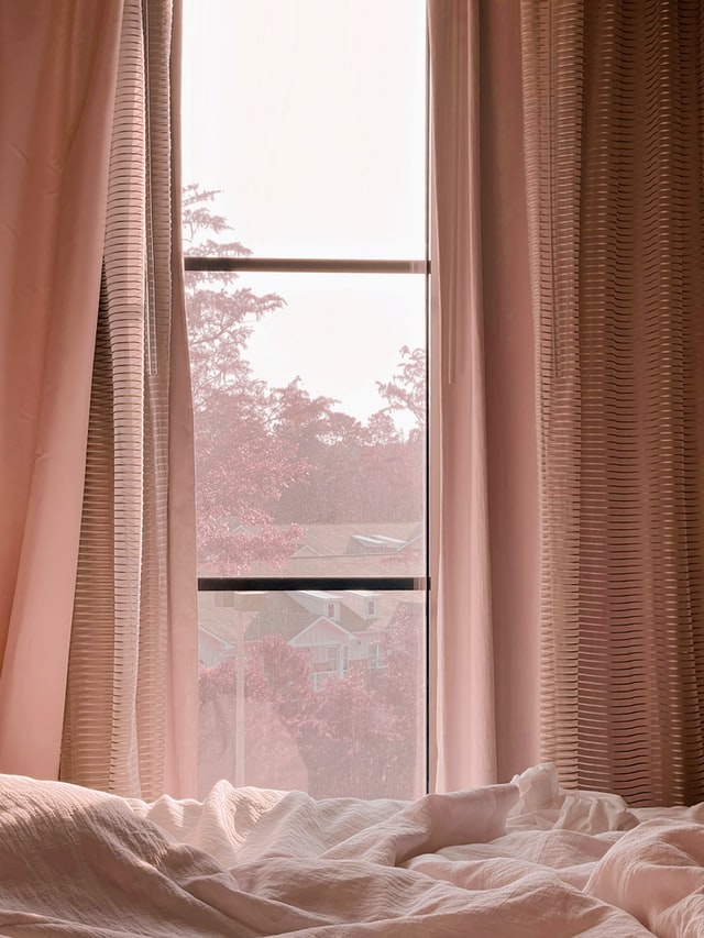 bedroom-curtains-pink