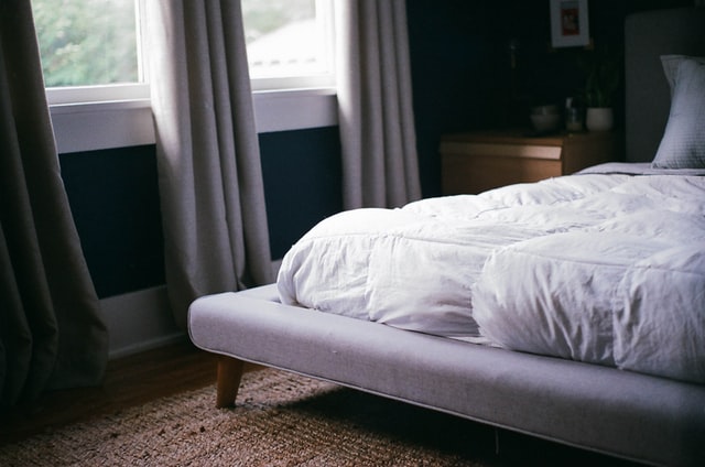 bedroom-curtains-heavy-grey