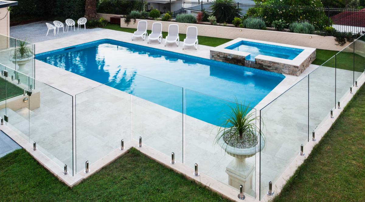 30 Pool fencing ideas for your backyard