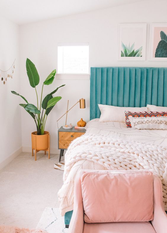 35 Rose Gold Bedroom Ideas