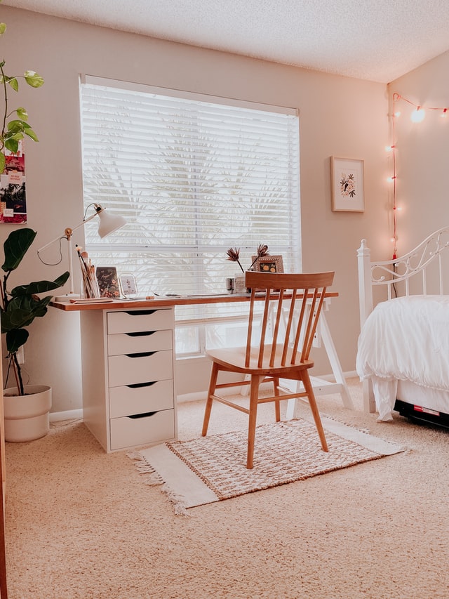 fairy lights in girls bedrom