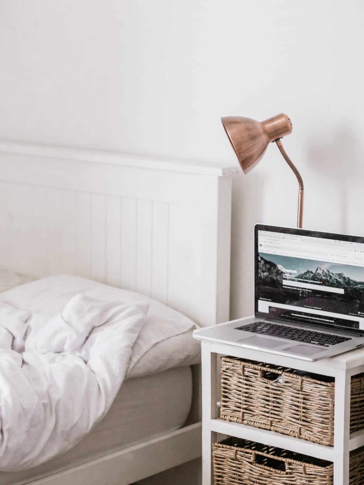 rose-gold-bedroom-lamp-modern-farmhouse