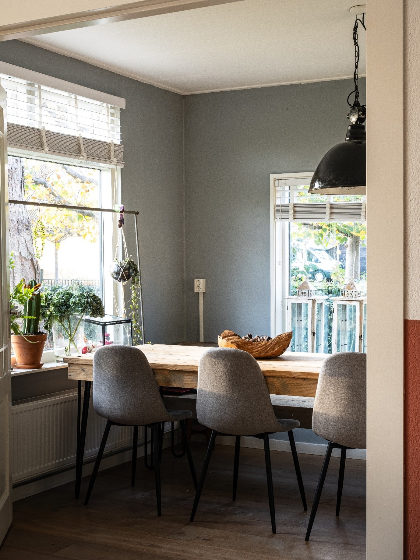 boho-dining-room-soft-grey