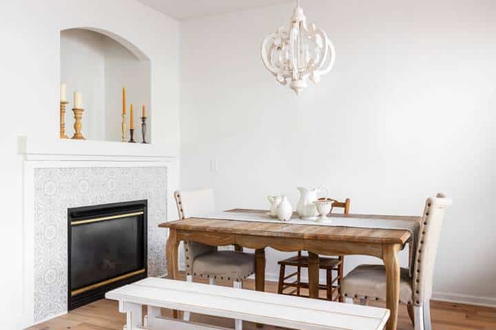 A cozy, farmhouse dining room