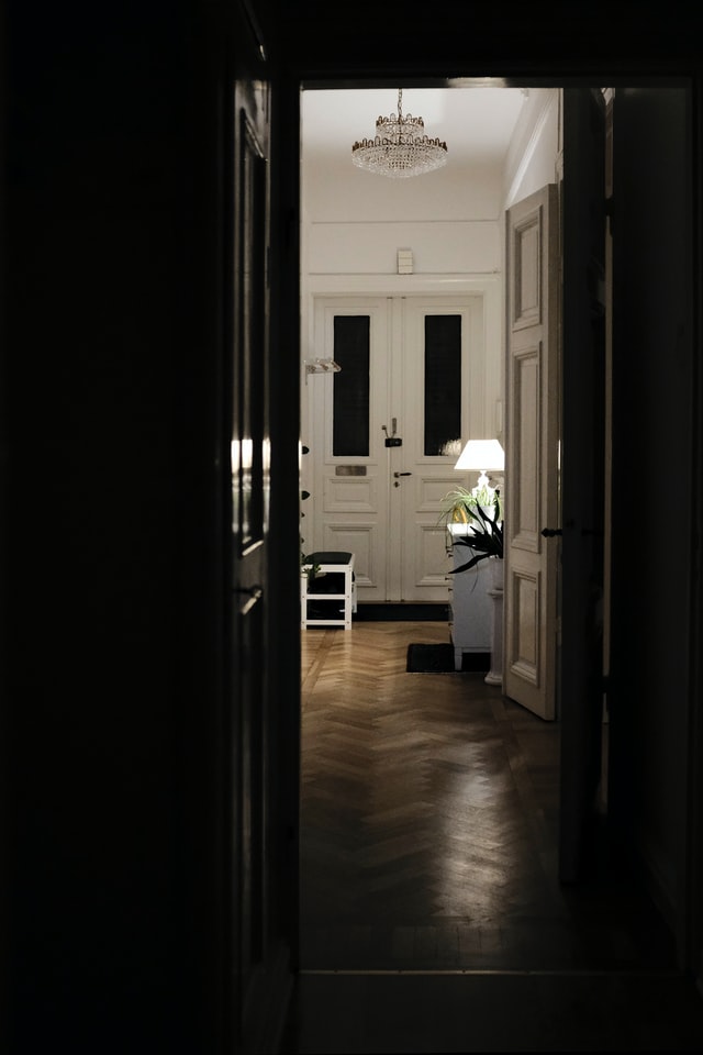 dark-hallway-ideas-mystery