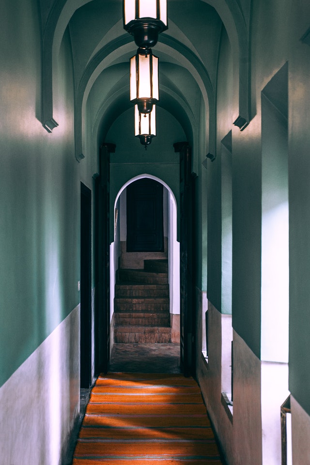 dark-hallways-lighting