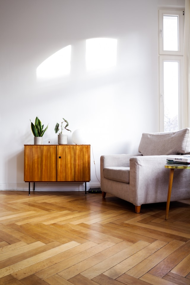 brown-iving-room-wooden-floors