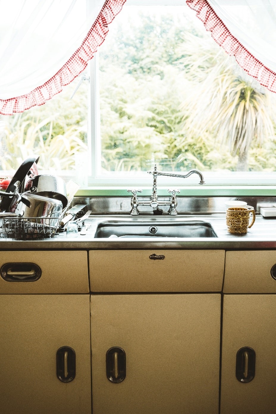 kitchen-window-curtain