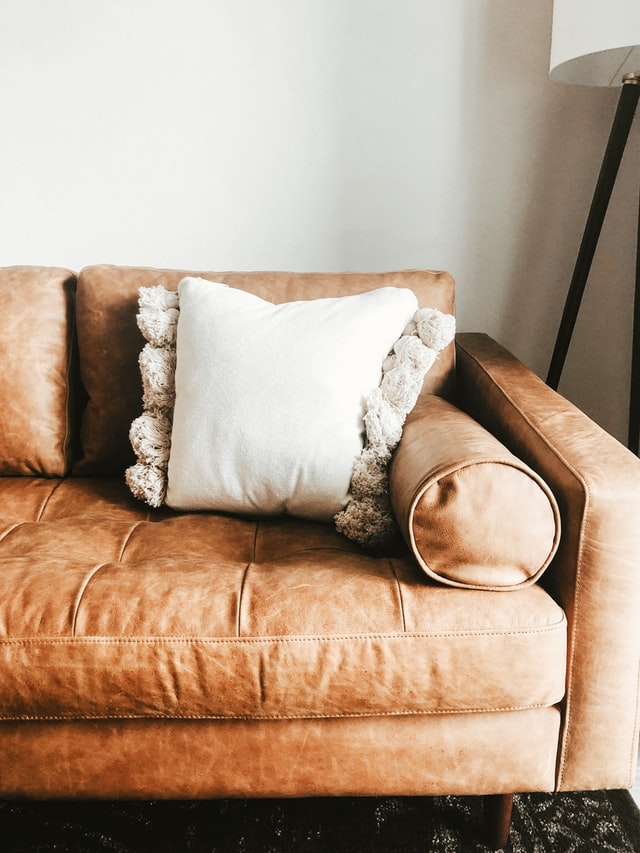 brown-living-room-leather-sofa