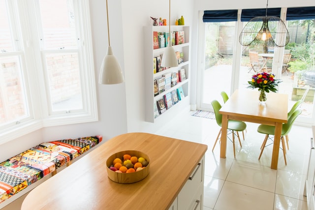 bay-window-dining-nook