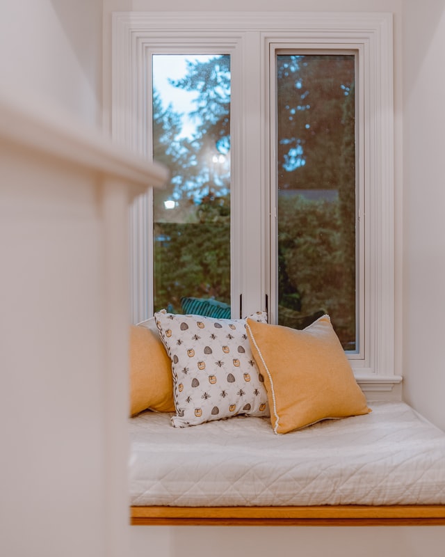 bay windows sitting nook