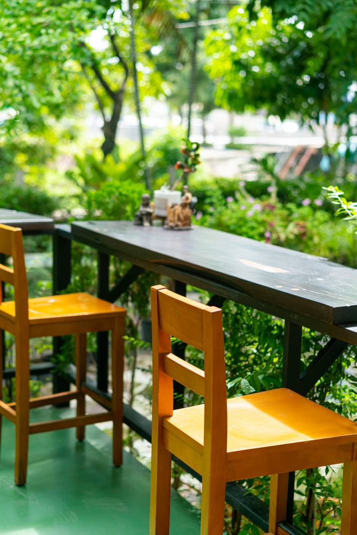 outdoor wooden bar stools