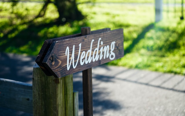 wedding-ideas-directional-signs