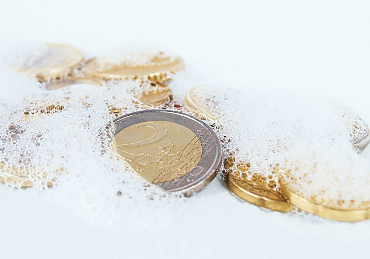 Make them shine: How to clean coins without losing their value