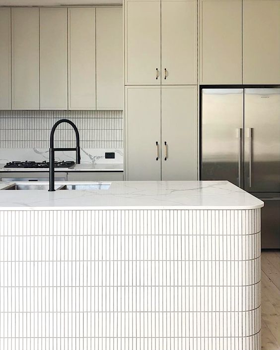 kitchen-island-ideas-curved-white-tiled