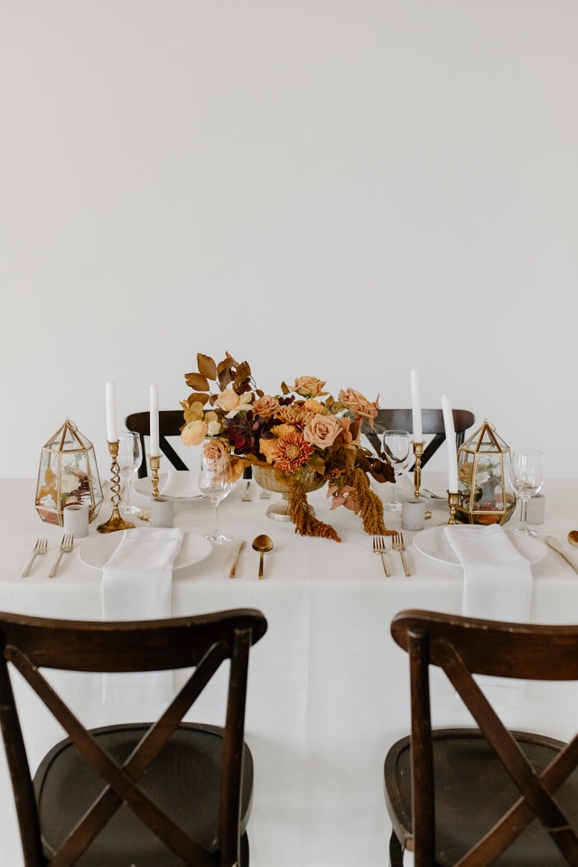 rustic-farmhouse-dining-dried-flowers