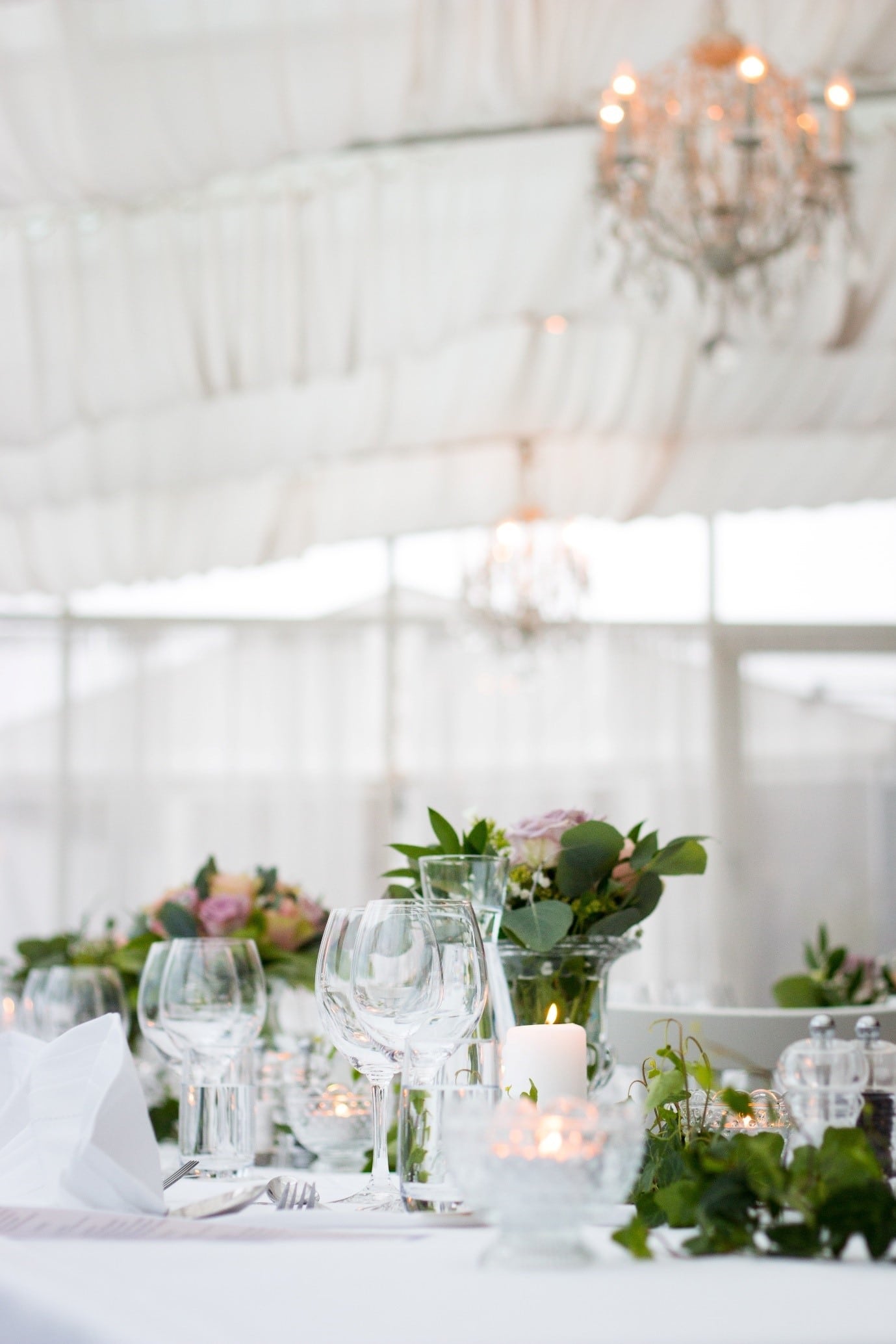 boho-dining-room-flowers