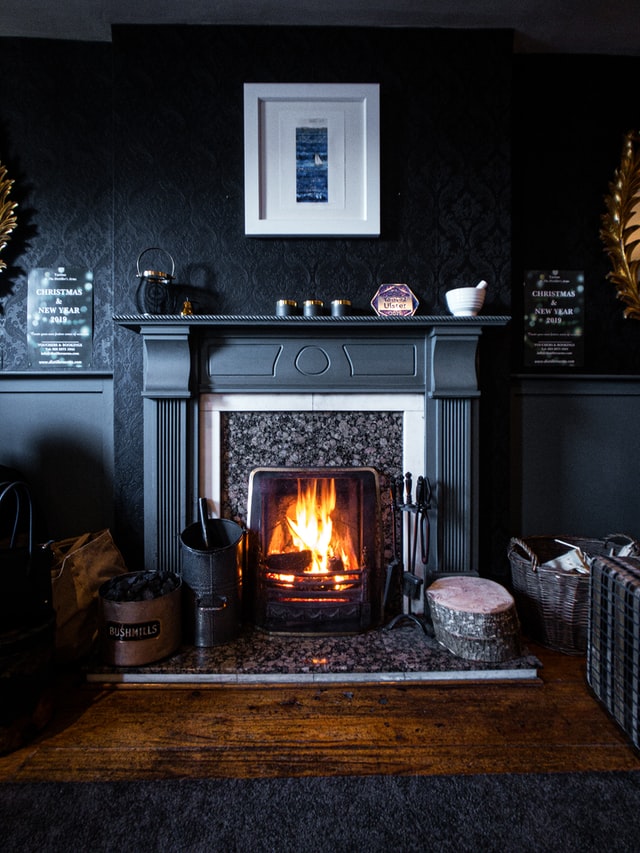 chimney-breast-ideas-dark