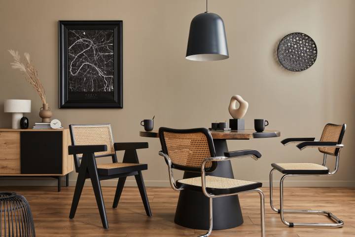 Dining area with different stylistic elements
