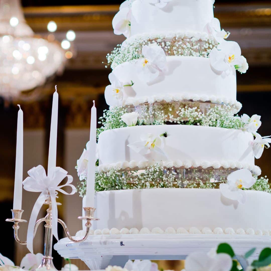 wedding cake with transparent elevated layers