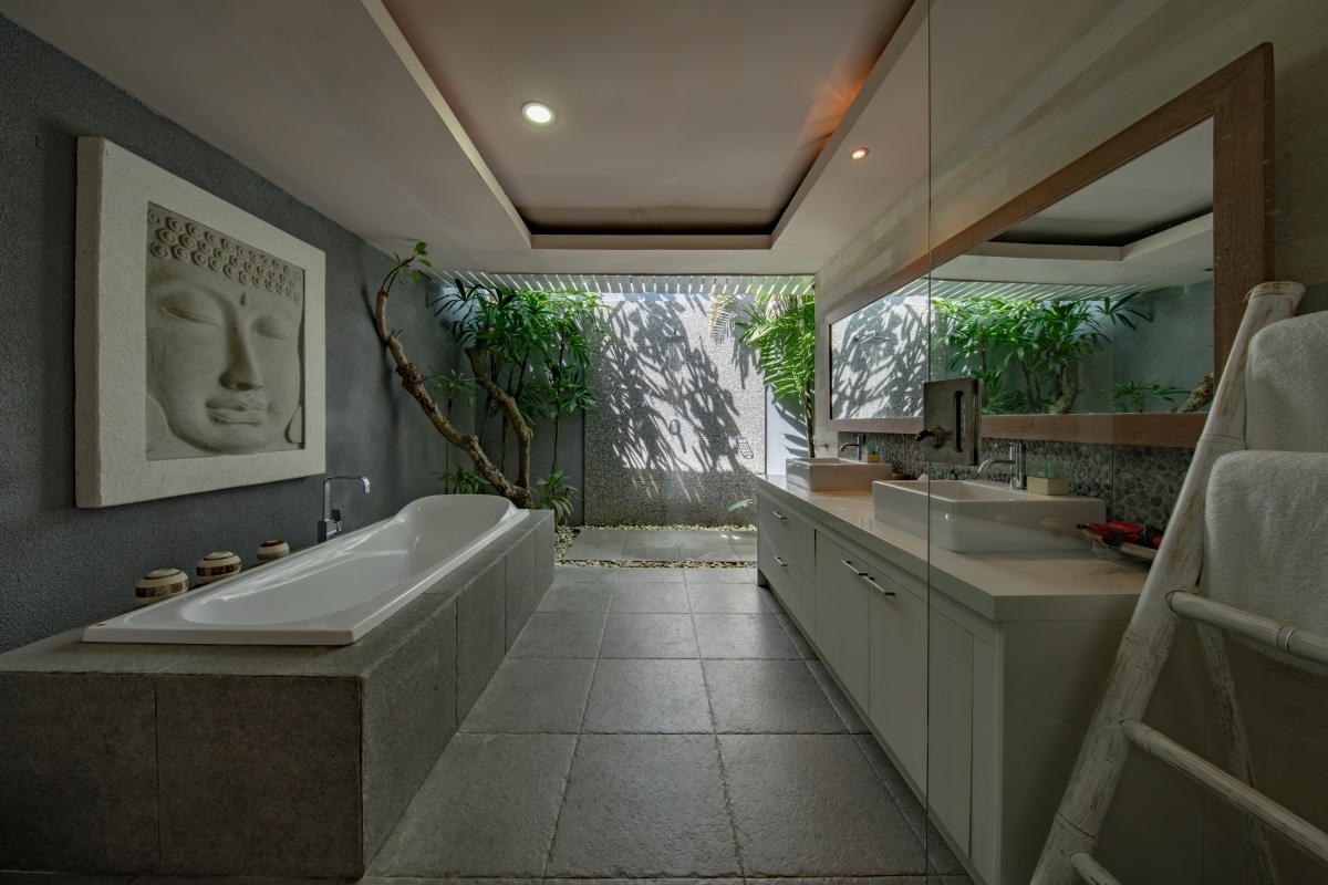 luxurious bathroom with pocket garden