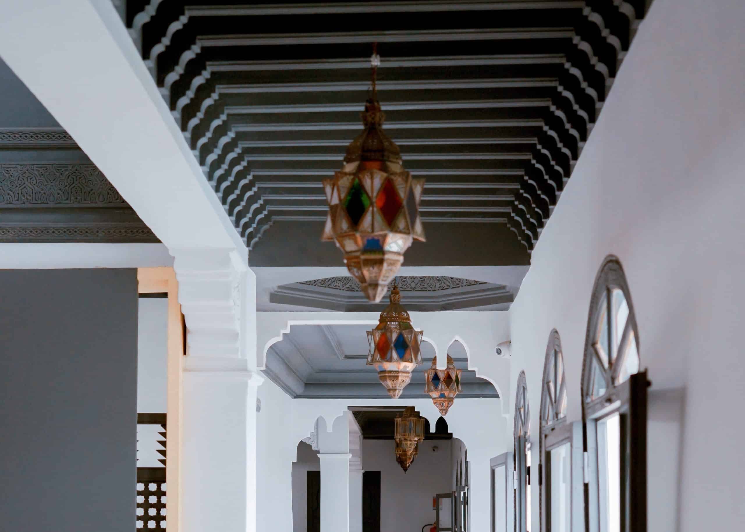 moroccan style interior ceiling